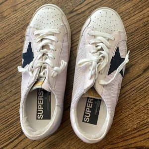 Barely worn, great condition Golden Goose sneakers. Size is 38 US size 8